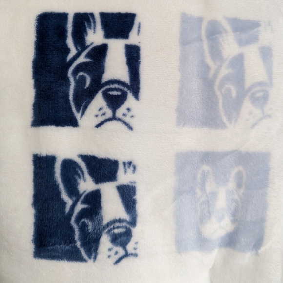Boston Terrier Frenchie Face Print Plush Throw Blanket 50" x 70" White Blue NWT - Picture 2 of 10